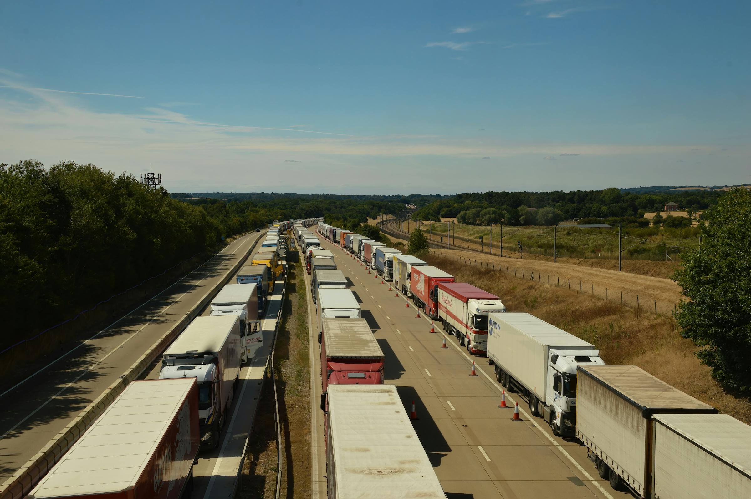 Camion sur autoroute